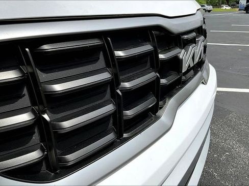 Used 2025 Kia Telluride S FWD image 33
