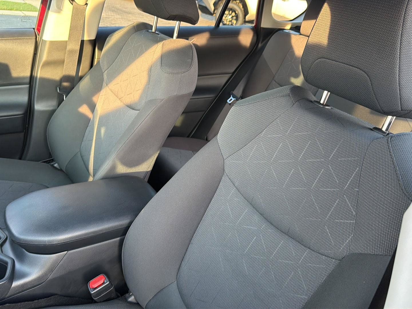 Certified 2025 Toyota RAV4 XLE w/ Convenience Package FWD image 28