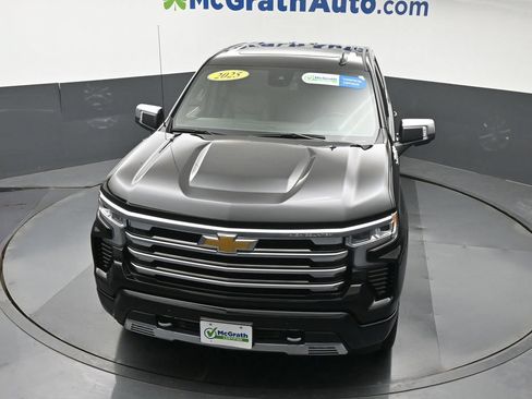 Used 2025 Chevrolet Silverado 1500 High Country w/ High Country Premium Package AWD/4WD image 27