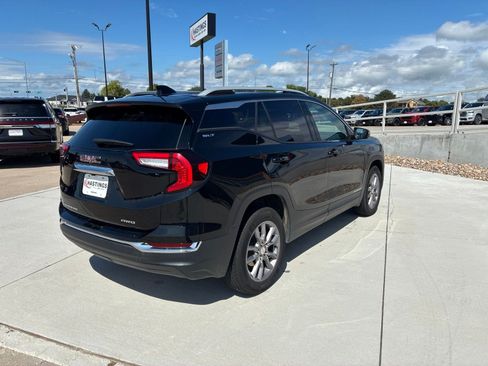Used 2024 GMC Terrain SLT AWD/4WD image 7