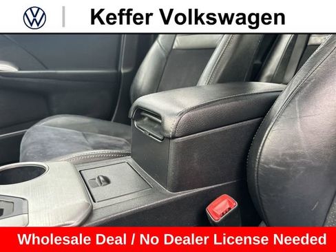 Used 2012 Toyota Camry SE w/ Leather Pkg FWD image 27