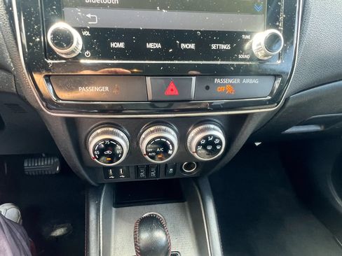 Used 2021 Mitsubishi Outlander Sport ES FWD image 21