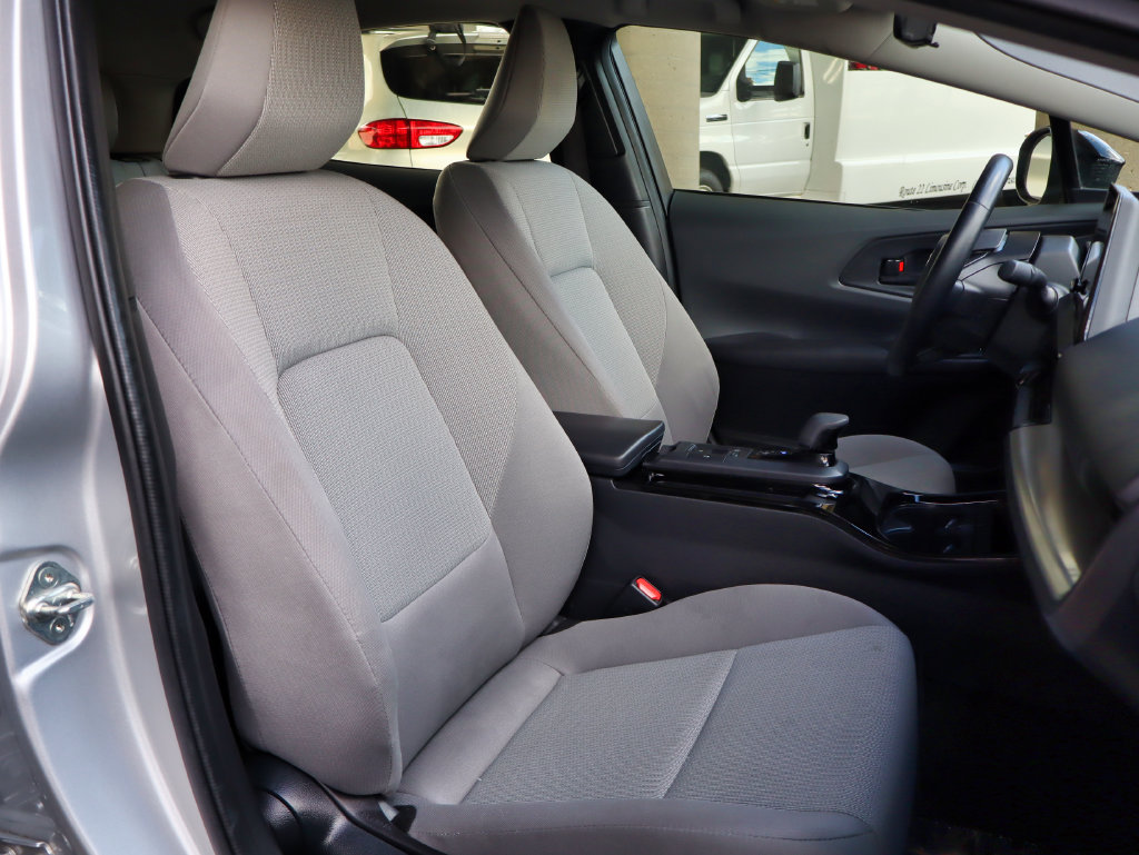 Used 2024 Toyota Prius LE AWD/4WD image 23