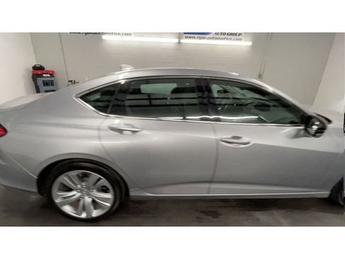 Used 2022 Acura TLX w/ Technology Package image 9