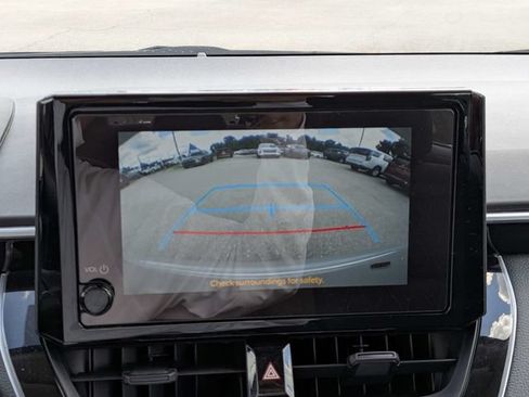 Used 2025 Toyota Corolla LE FWD image 24