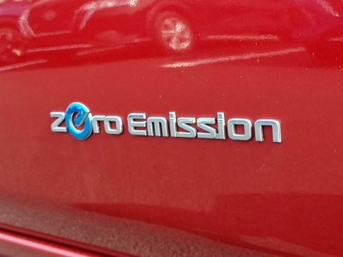 Used 2013 Nissan Leaf S FWD image 6