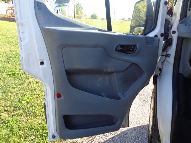 Used 2019 Ford Transit 250 130 Low Roof w/ Exterior Upgrade Package RWD image 13