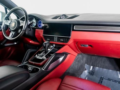 Used 2022 Porsche Cayenne Turbo image 35