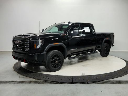 Used 2024 GMC Sierra 2500 AT4 w/ Max Trailering Package AWD/4WD image 4