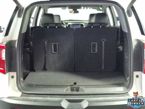 Used 2023 GMC Acadia SLT FWD image 29