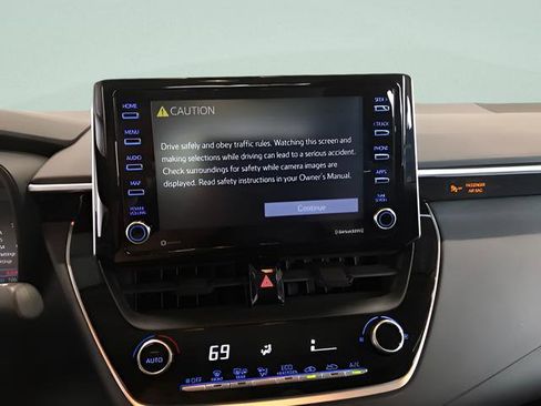 Used 2021 Toyota Corolla LE image 20