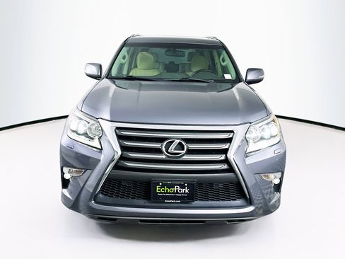 Used 2017 Lexus GX 460 Premium image 2