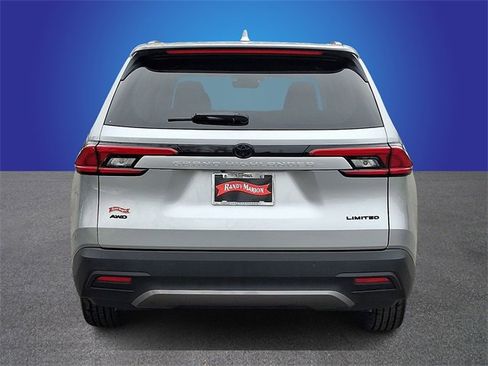 Used 2024 Toyota Grand Highlander Limited image 5