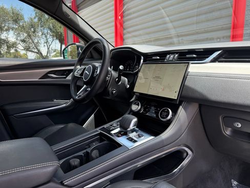 Used 2025 Jaguar F-PACE R-Dynamic S AWD/4WD image 24