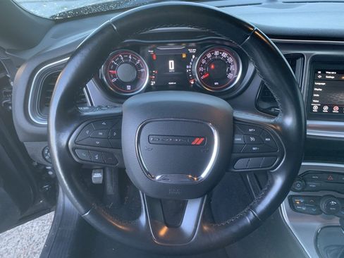 Used 2022 Dodge Challenger SXT image 12