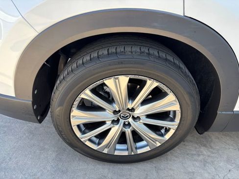 Used 2022 MAZDA CX-9 Signature image 11
