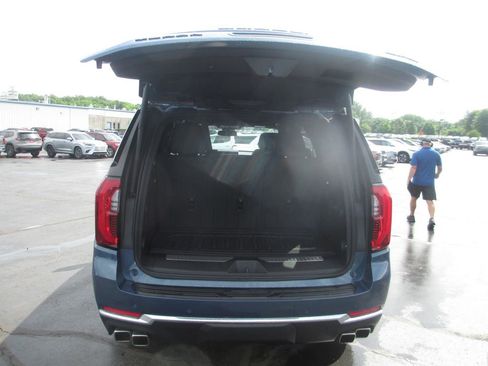 Used 2025 GMC Yukon Denali w/ Sun & Power Step Package AWD/4WD image 8
