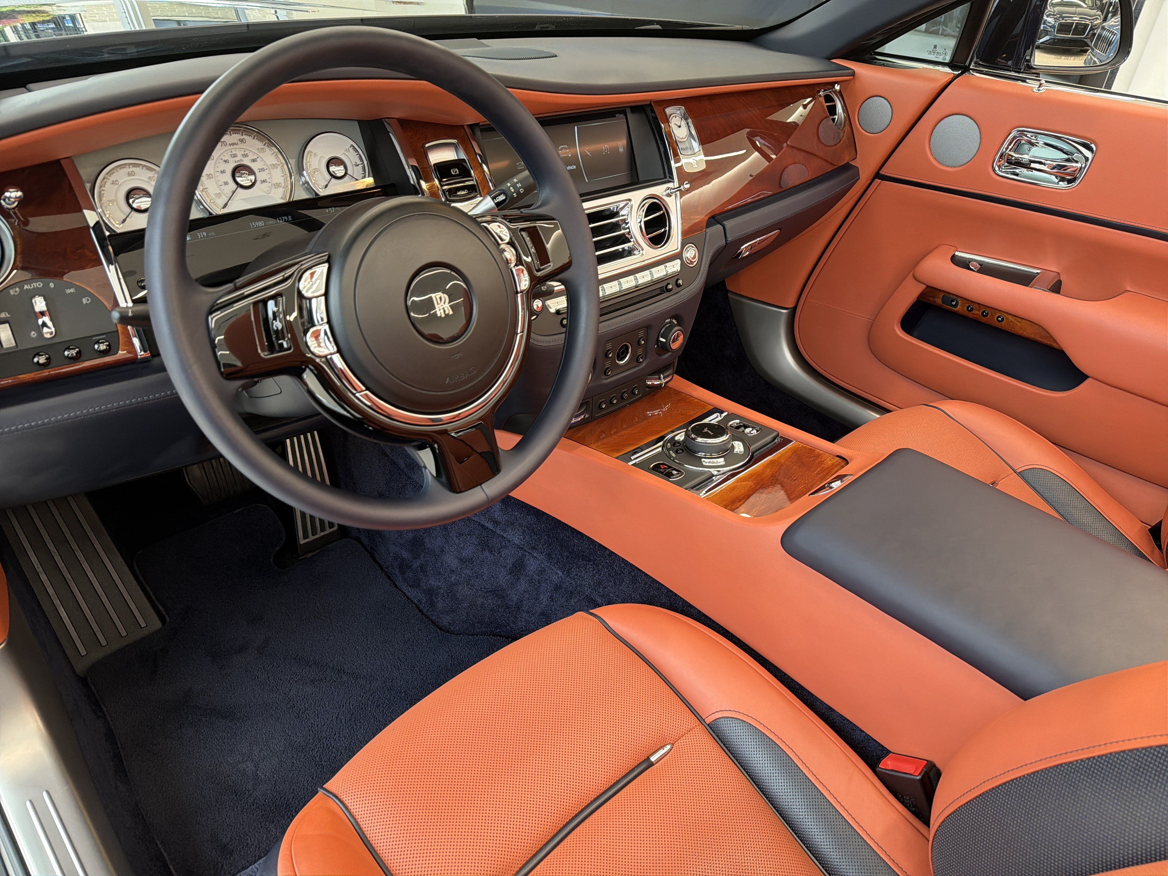 Certified 2018 Rolls-Royce Dawn RWD image 8