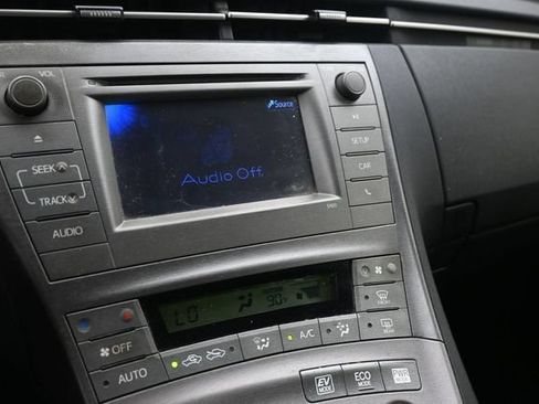 Used 2012 Toyota Prius Two FWD image 17