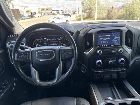 Used 2021 GMC Sierra 1500 Denali w/ Denali Ultimate Package image 17