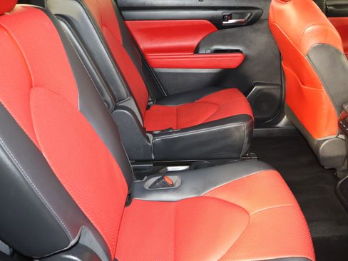 Used 2021 Toyota Highlander XSE image 47