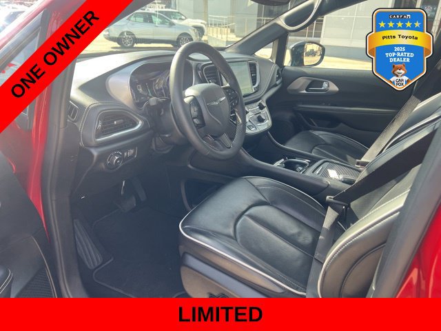 Used 2025 Chrysler Pacifica Limited FWD image 21