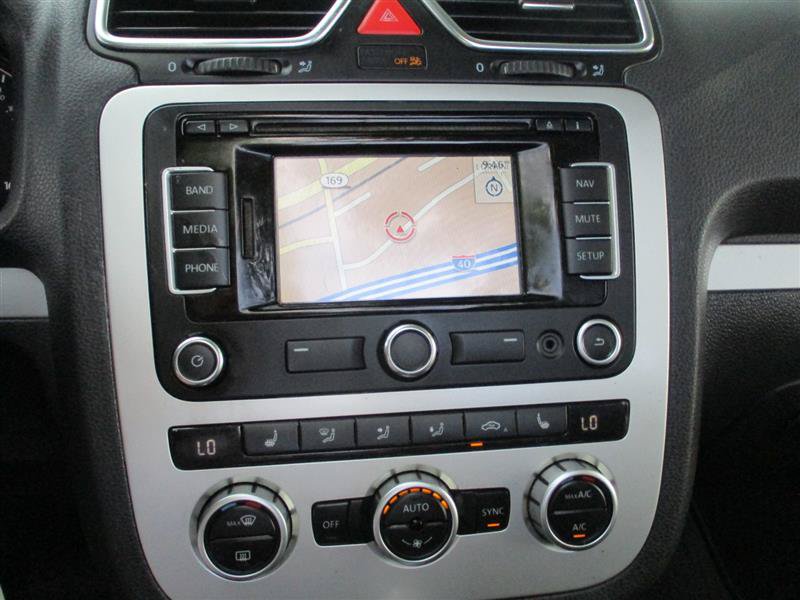 Used 2014 Volkswagen Eos Komfort FWD image 16