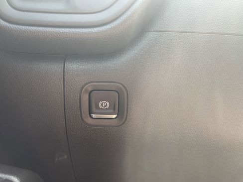 Used 2025 Chevrolet Silverado 1500 Custom image 22