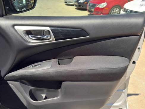 Used 2017 Nissan Pathfinder S AWD/4WD image 49