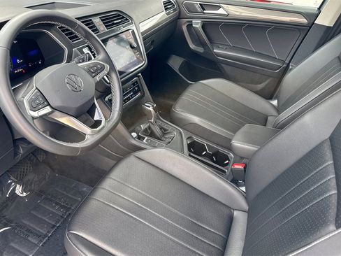 Used 2022 Volkswagen Tiguan SE image 10