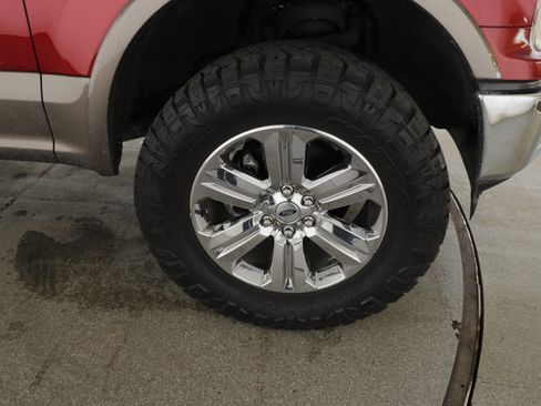 Used 2019 Ford F150 Lariat w/ Equipment Group 502A Luxury AWD/4WD image 5