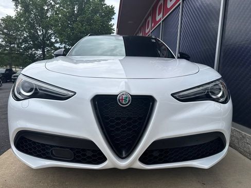 Used 2023 Alfa Romeo Stelvio Veloce AWD/4WD image 8