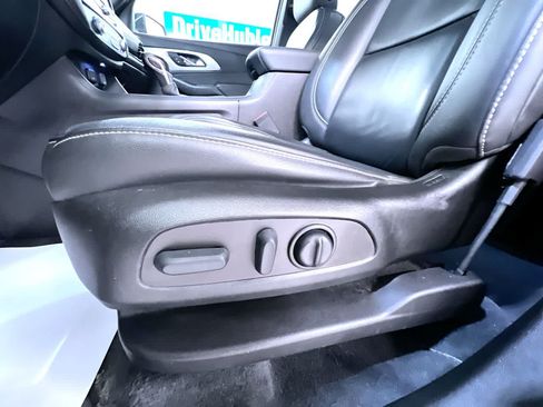 Used 2022 Chevrolet Traverse LT w/ LPO, Cargo Package AWD/4WD image 13