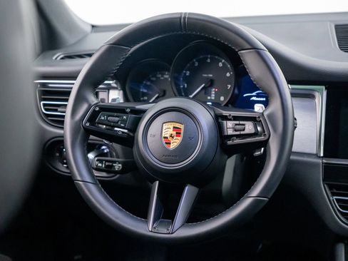 Certified 2026 Porsche Macan AWD/4WD image 12