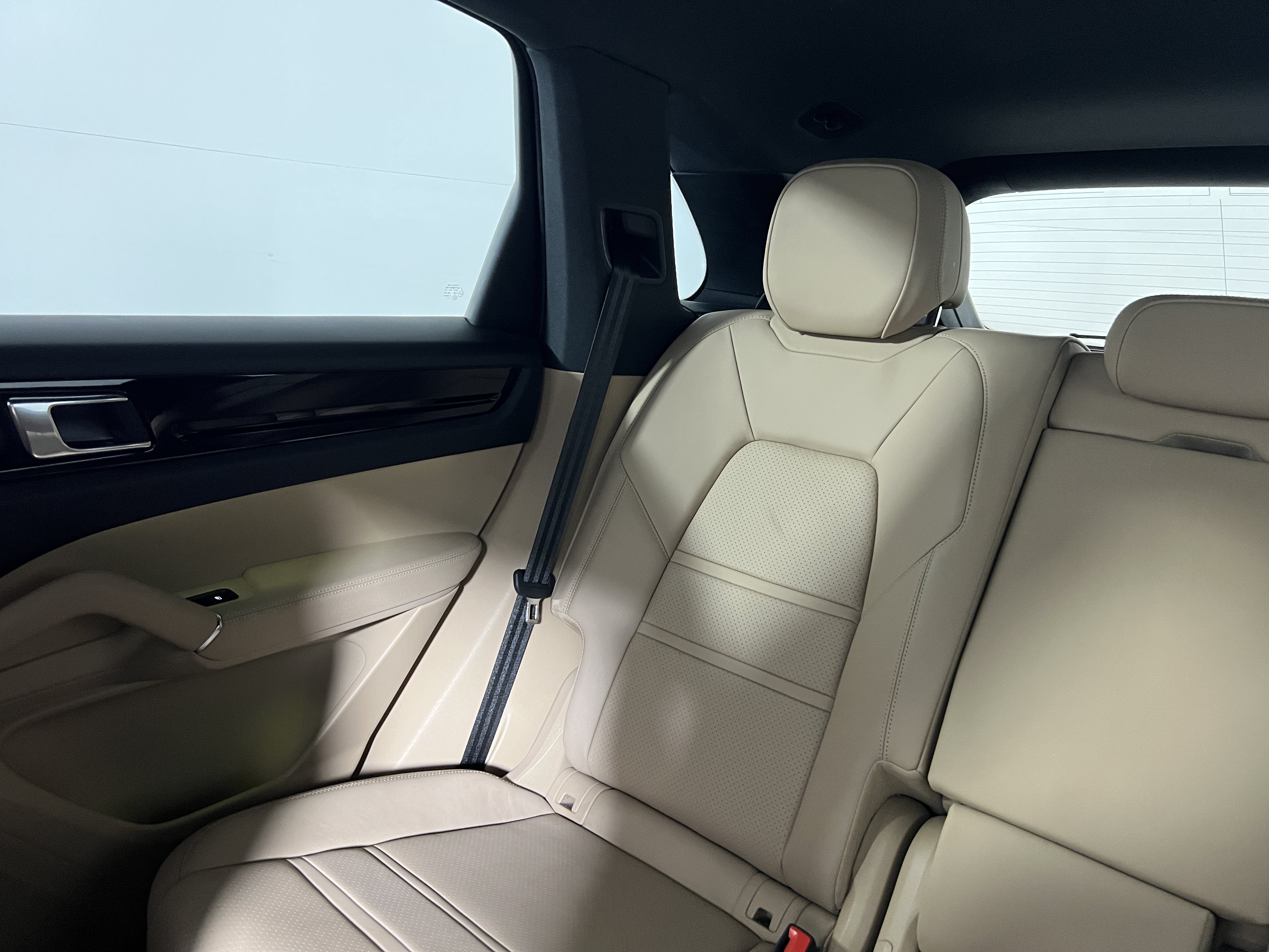 Certified 2023 Porsche Cayenne AWD/4WD image 15