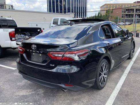 Used 2023 Toyota Camry XLE w/ Navigation Package FWD image 5