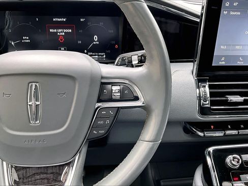 Used 2021 Lincoln Navigator Reserve RWD image 25