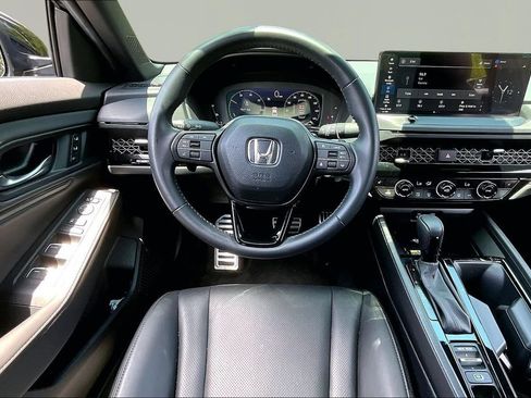 Used 2025 Honda Accord Sport image 9