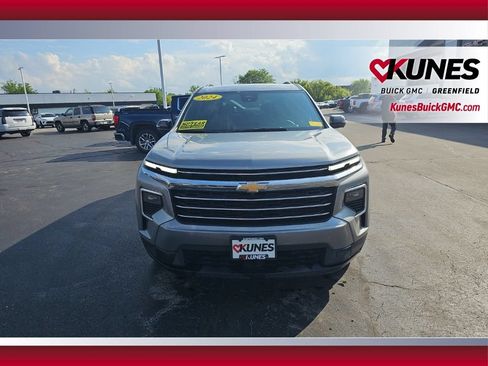 Used 2024 Chevrolet Traverse LT AWD/4WD image 12