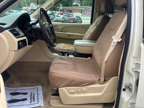 Used 2007 Cadillac Escalade AWD w/ Information Package image 13