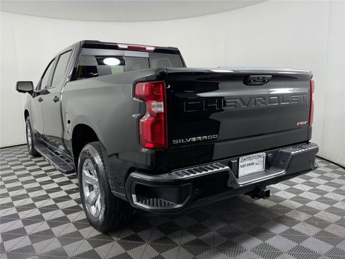 Used 2025 Chevrolet Silverado 1500 RST w/ Convenience Package II RWD image 3