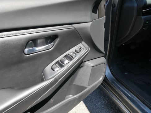 Used 2021 Nissan Sentra SV FWD image 14