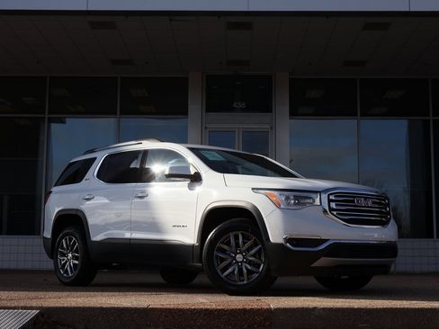 Used 2019 GMC Acadia SLT image 2
