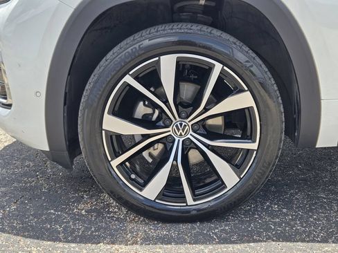 Used 2024 Volkswagen Atlas SEL Premium R-Line AWD/4WD image 13