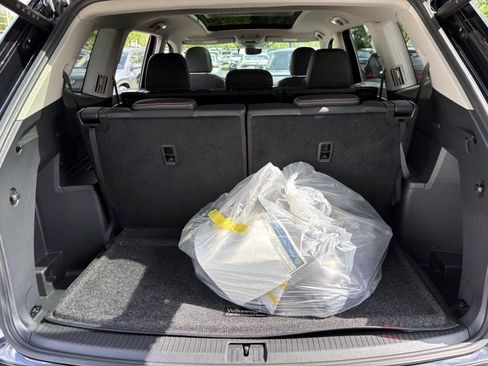 Certified 2025 Volkswagen Atlas Peak Edition SE AWD/4WD image 9