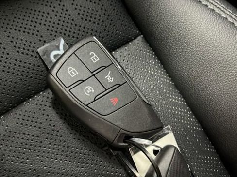 New 2026 Chevrolet Equinox LT w/ Convenience Package II image 28