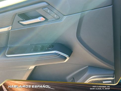 Used 2025 GMC Acadia Elevation image 13