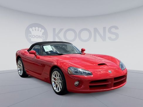 Used 2004 Dodge Viper SRT-10 RWD image 2