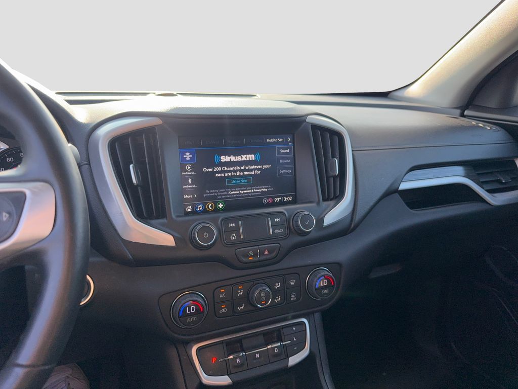Used 2024 GMC Terrain SLT AWD/4WD image 17