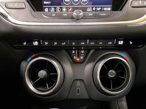 Used 2021 Chevrolet Blazer LT FWD image 32